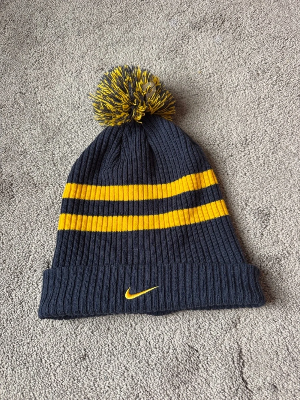 Nike Knit Beanie Pom Pom Navy Gold Striped SIZE OS